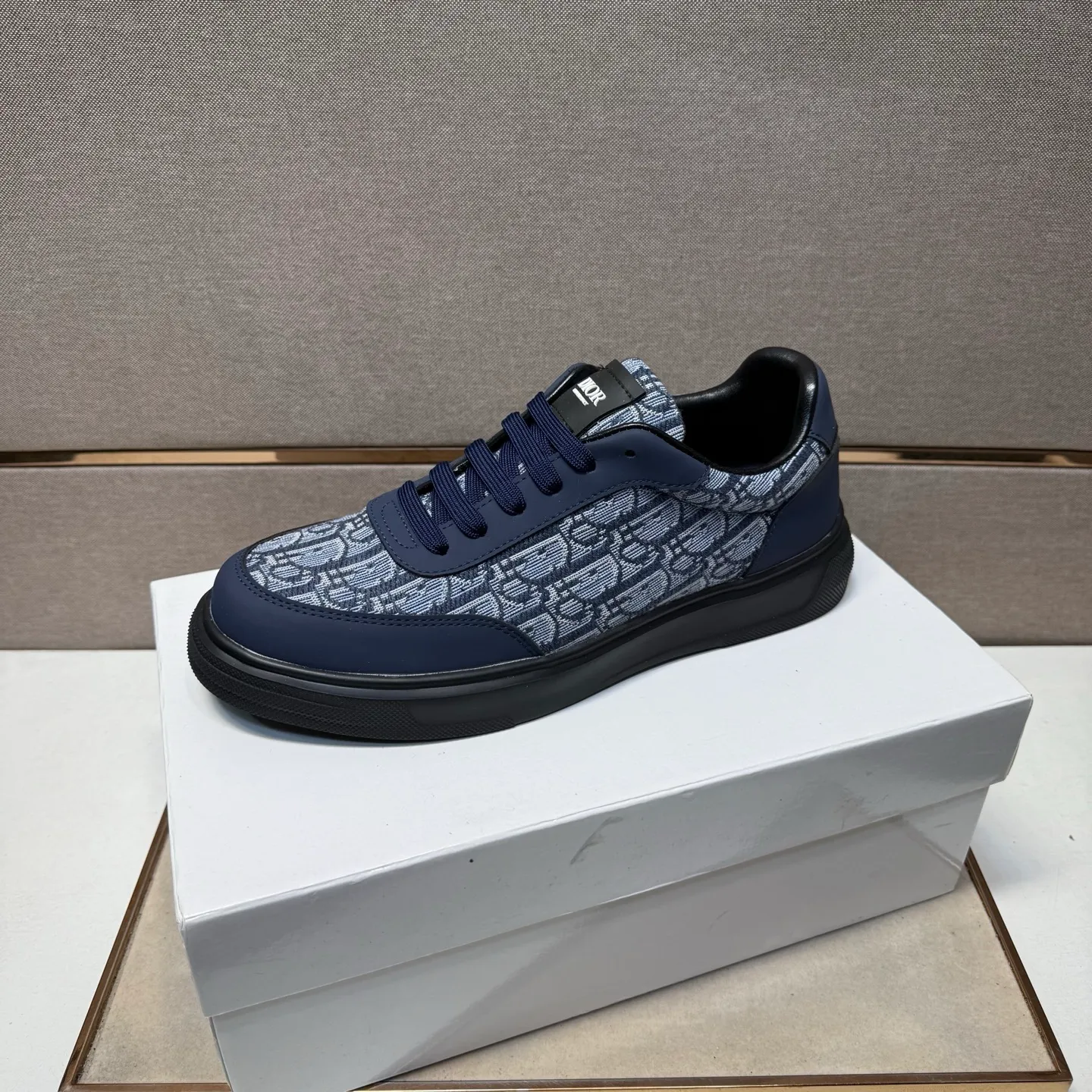 ⬛️Men's shoes 💰p400 [Dior~] Men's casual shoes 2025z cabinet sales simultaneously 🔶Size: 38-44#️⃣ 🔷3 colors🔜The upper is made of multi-material splicing ➕Genuine leather lining, comfortable and breathable, sole: original comfortable and wear-resistant outsole, ⚠️real thing📱photographed🎬real thing is better📢📢📢